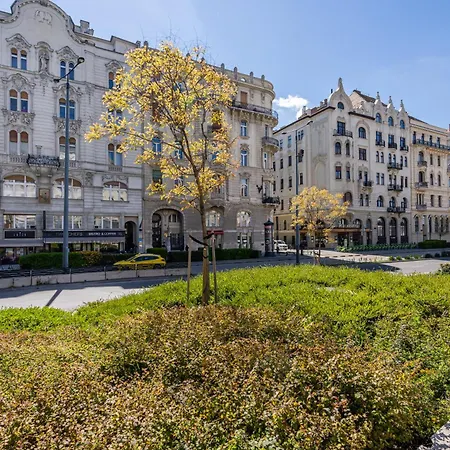 Vulcan Near Danube Apartment